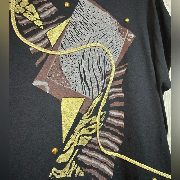 Vintage 80’s 90’s Black Graphic T-Shirt with Gold Accents M - Picture 7 of 11